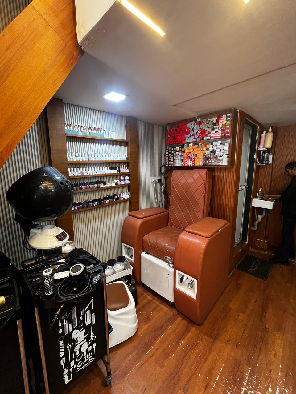 Salon View